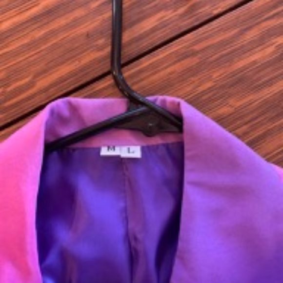 Glam-tastic Silk Jacket! - Picture 3 of 10